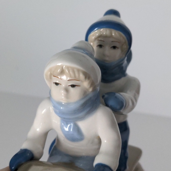 VTG Children Sledding - Picture 5 of 7